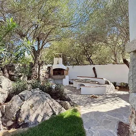 Degli Artisti Willa *