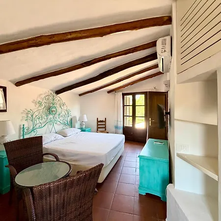 Degli Artisti Villa *